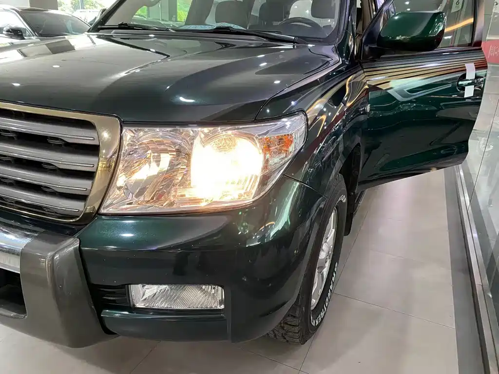 Toyota Land Cruiser 2010 — фото 19