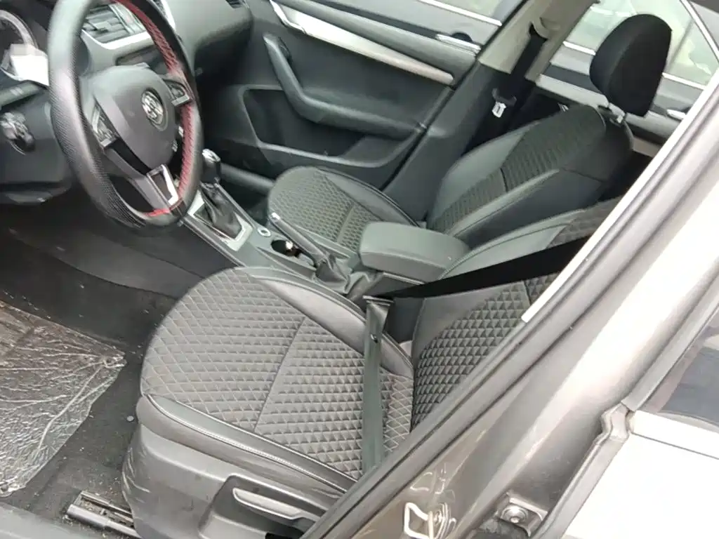 Skoda Octavia 2020 — фото 15