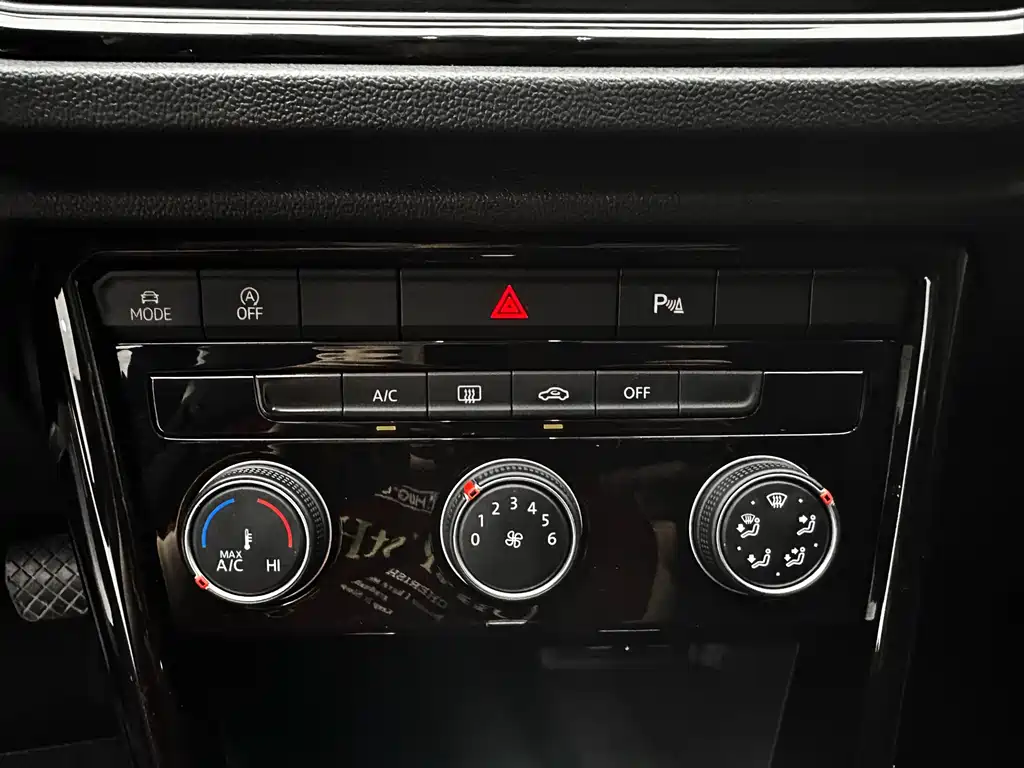 Volkswagen T-Roc 2022 — фото 18