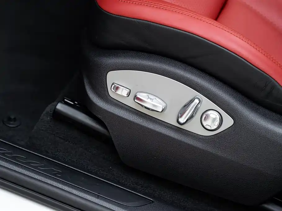 Porsche Macan 2021 — фото 15