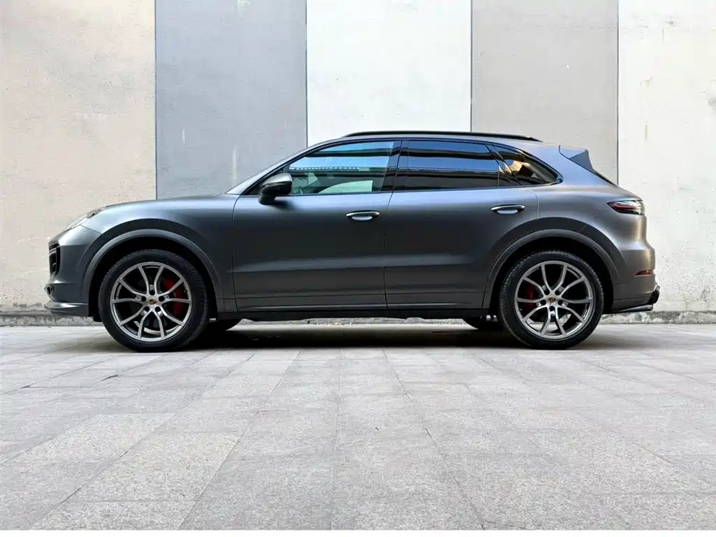 Porsche Cayenne 2022