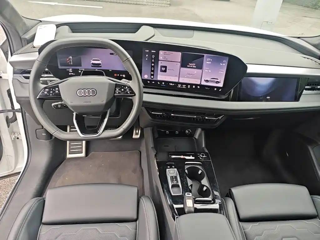 Audi Q6L E-Tron 2025 — фото 10