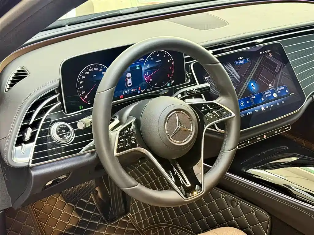 Mercedes-Benz E-Class 2024 — фото 16