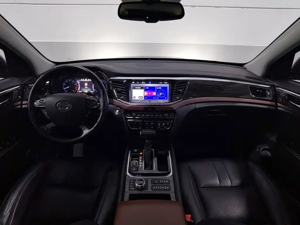 GAC Trumpchi GS8 2018 — фото 5