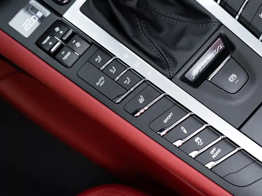 Porsche Macan 2021 — фото 18