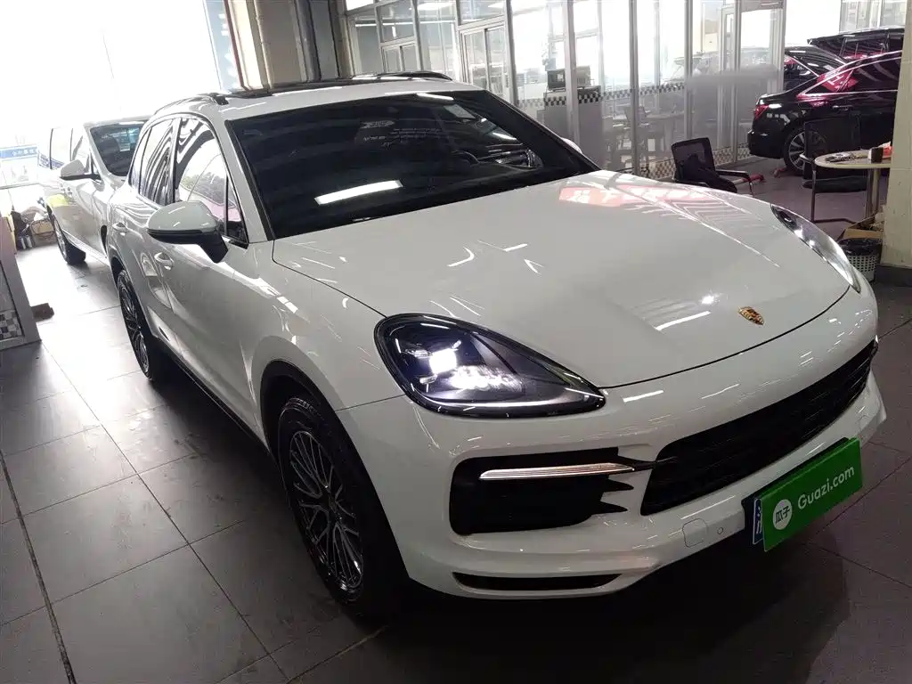 Porsche Cayenne 2018 — фото 22