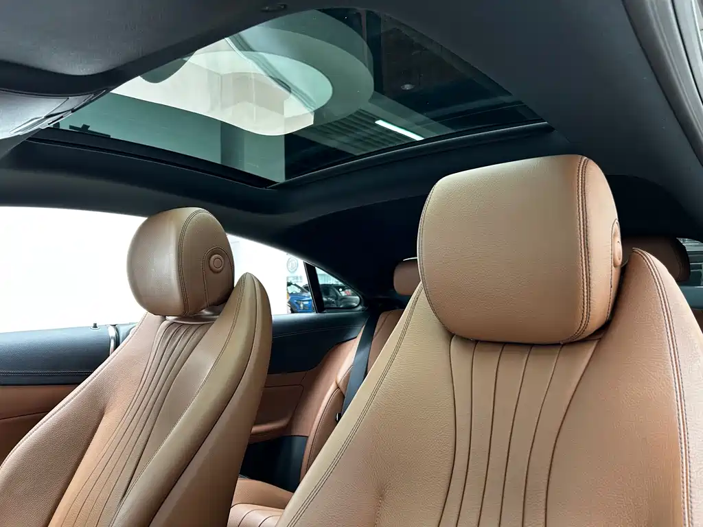 Mercedes-Benz E-Class 2022 — фото 11