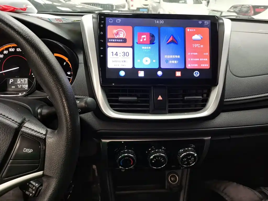 Toyota Yaris L 2022 — фото 9