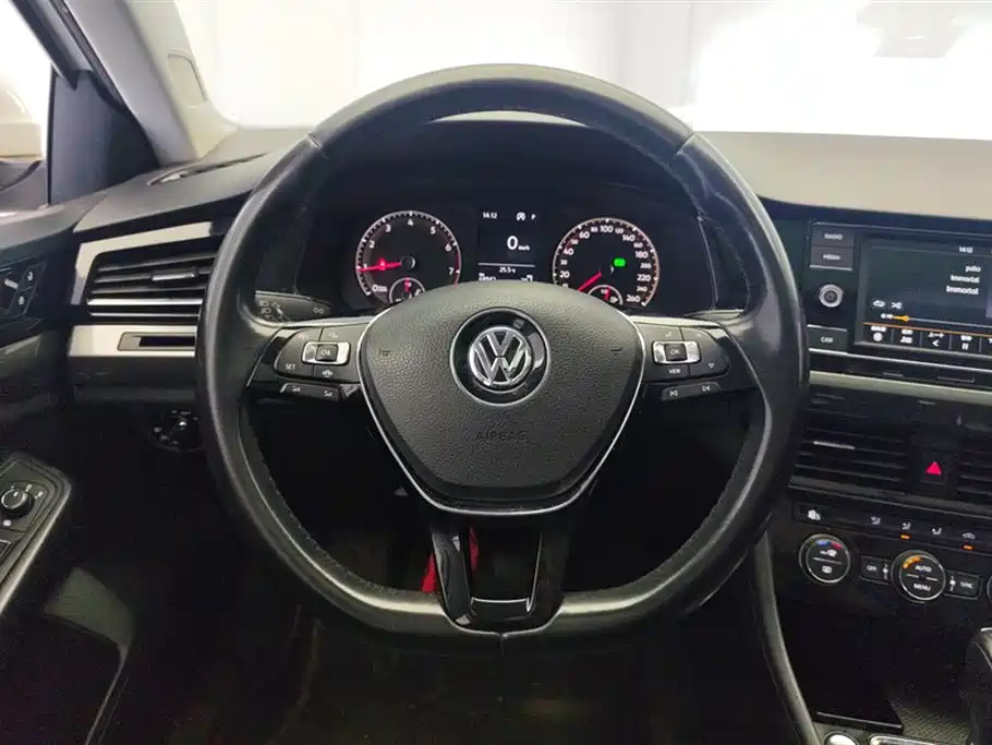 Volkswagen Bora 2019 — фото 15