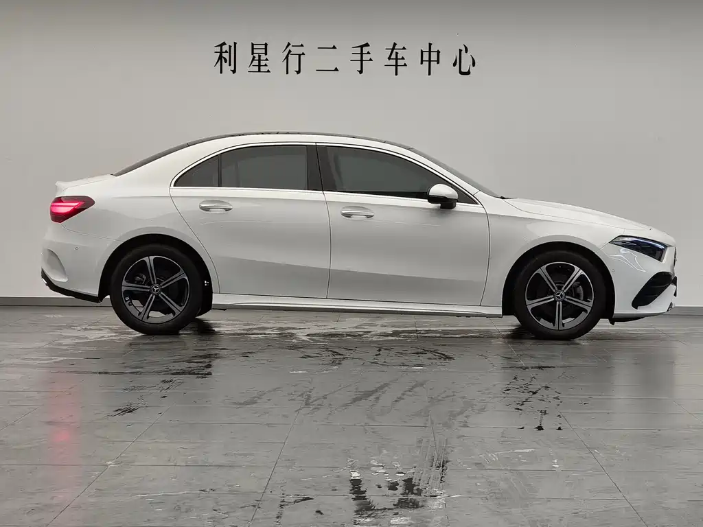 Mercedes-Benz A-Class 2023 — фото 7