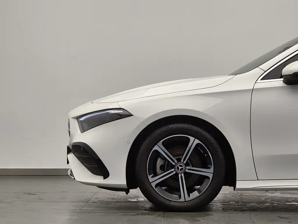 Mercedes-Benz A-Class 2023 — фото 18
