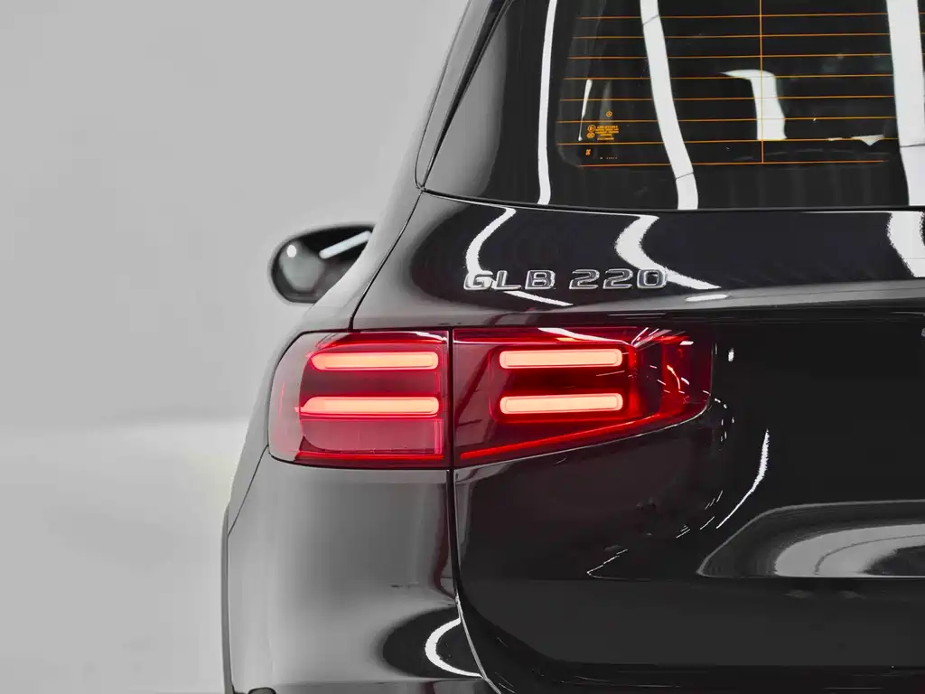 Mercedes-Benz GLB 2023 — фото 3