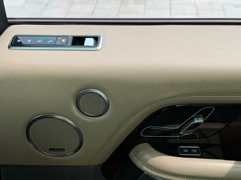 Land Rover Range Rover 2022 — фото 16