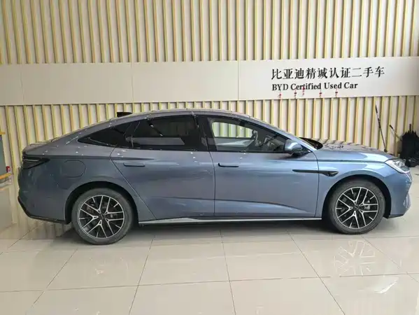 BYD Seal 07 DM-i 2025