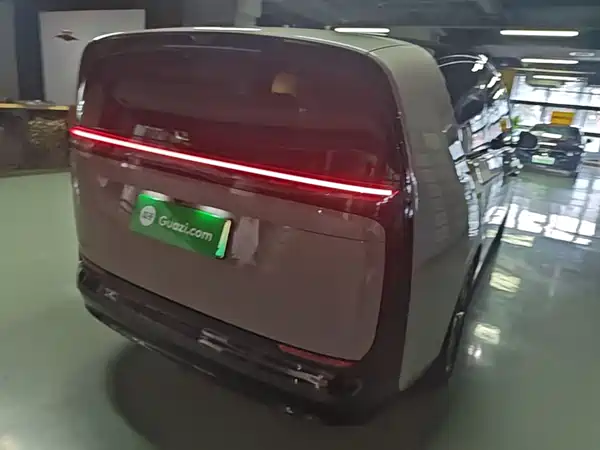 Li Auto MEGA 2025