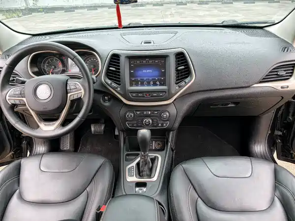 Jeep Cherokee 2016