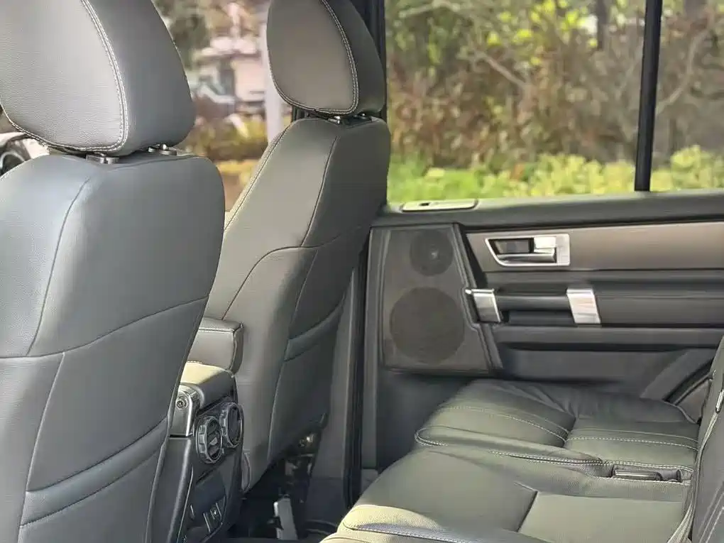 Land Rover Discovery 2012 — фото 10