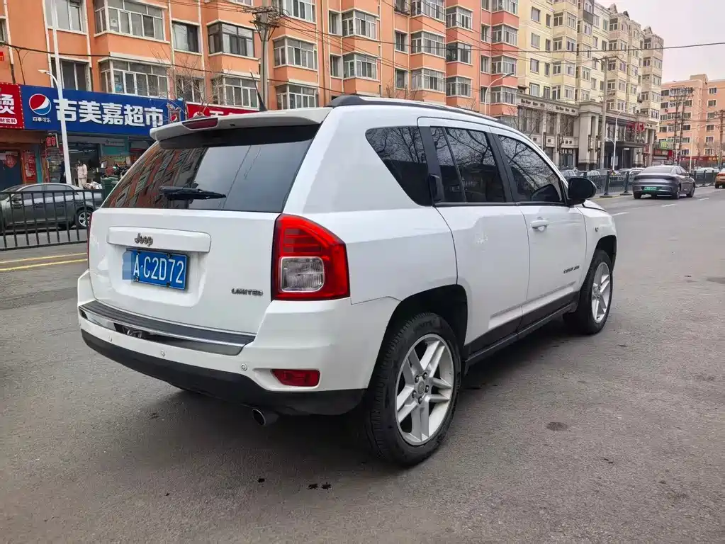 Jeep Compass 2013 — фото 6