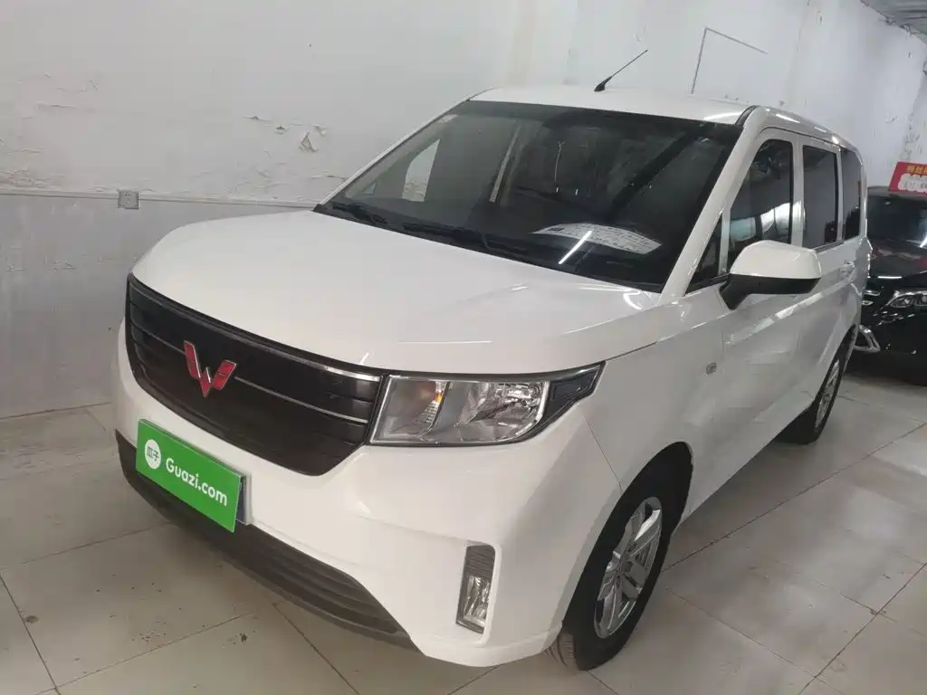 Wuling Hongguang PLUS 2021