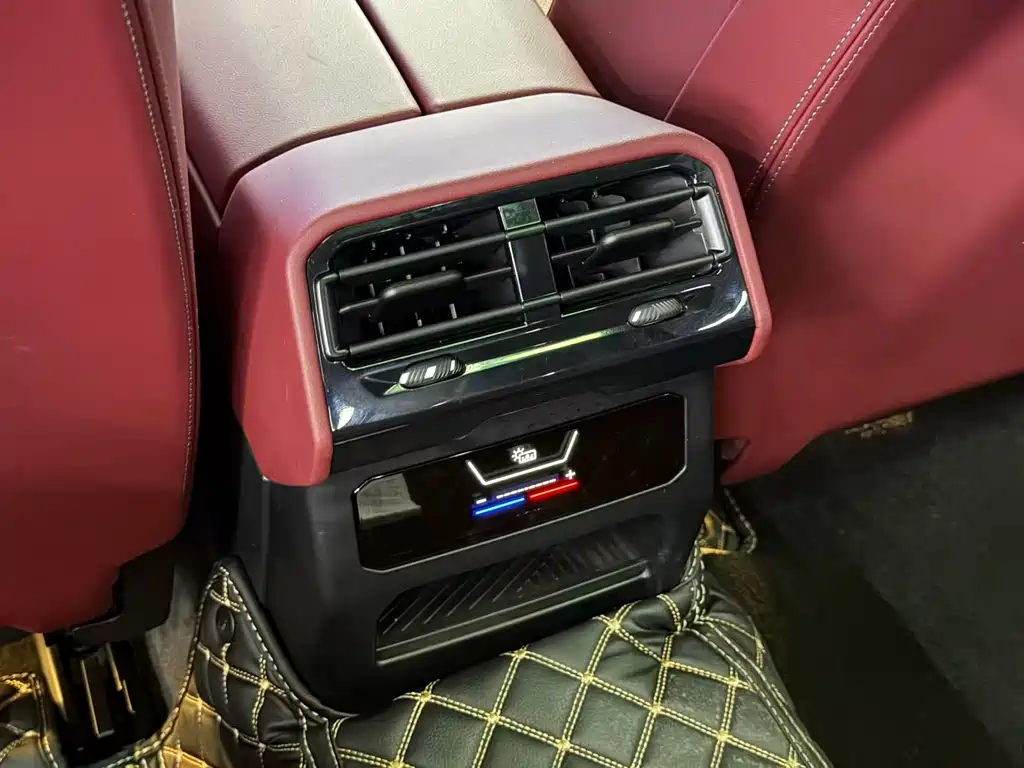 BMW 5 Series 2025 — фото 17