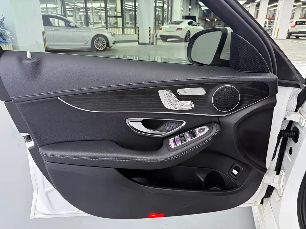 Mercedes-Benz C-Class 2020 — фото 12
