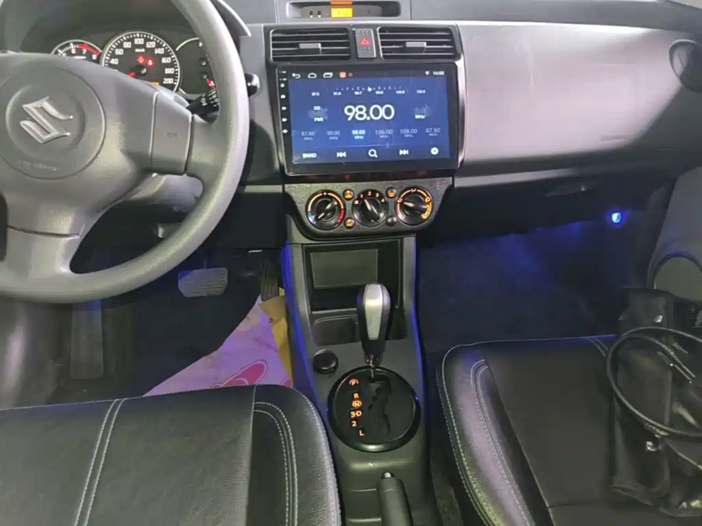 Suzuki Swift 2018 — фото 14