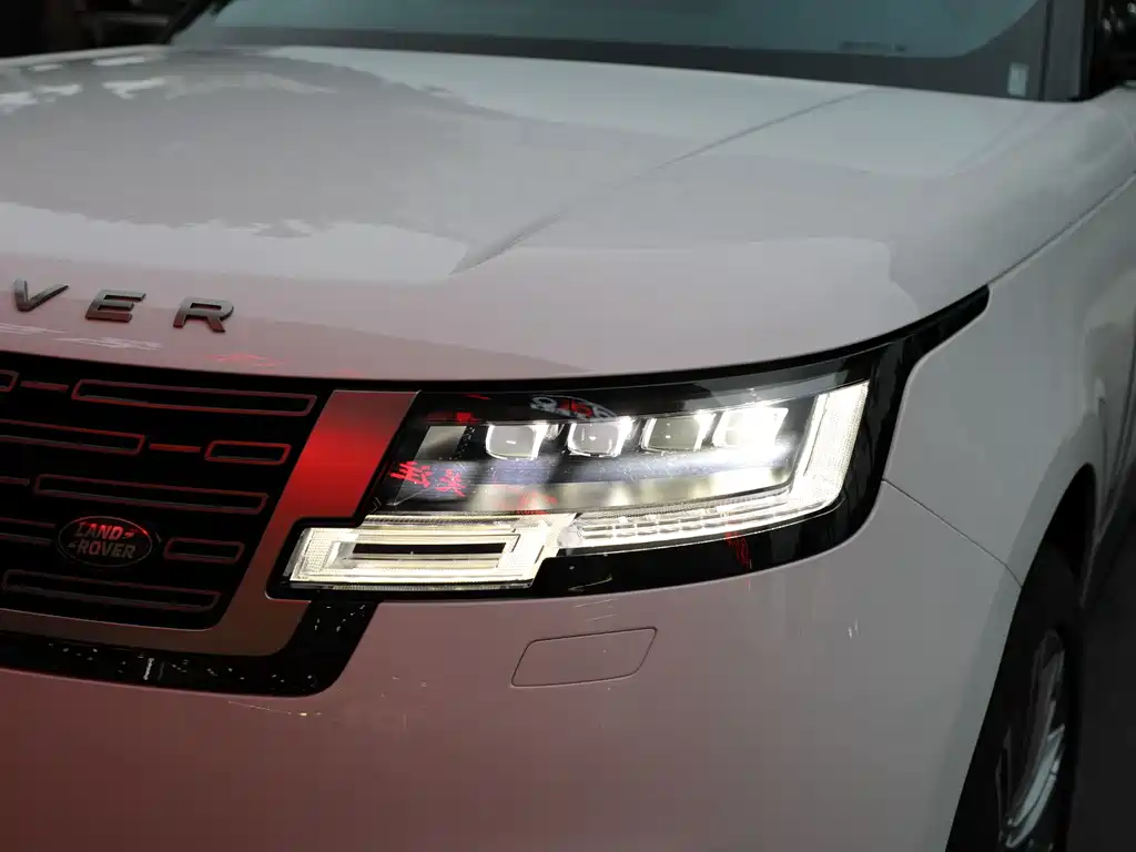Land Rover Range Rover 2023 — фото 13