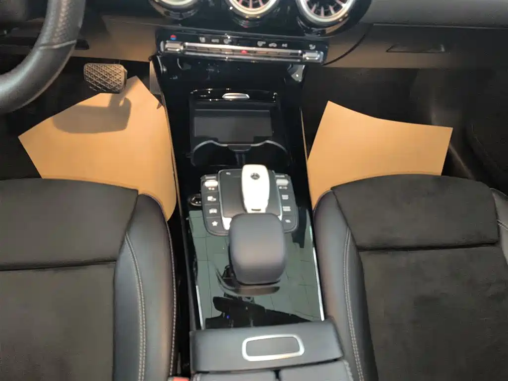 Mercedes-Benz A-Class 2025 — фото 14