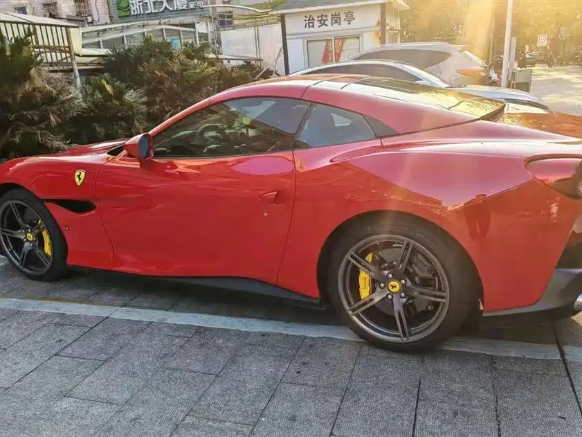 Ferrari Portofino 2019 — фото 2