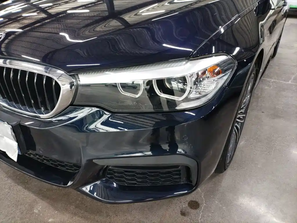 BMW 5 Series 2019 — фото 15