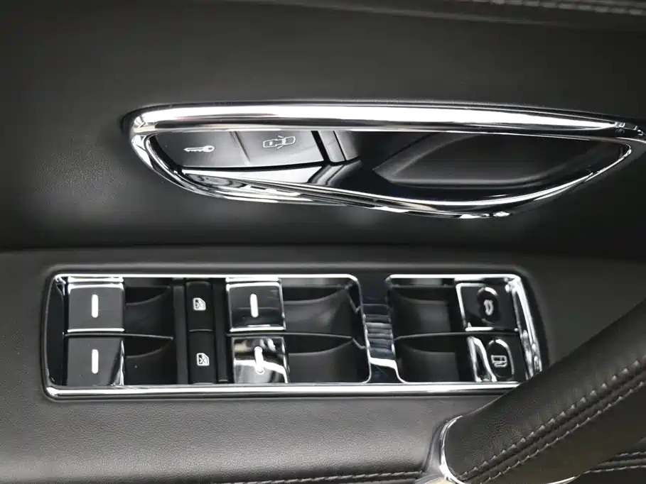 Bentley Flying Spur 2020 — фото 11