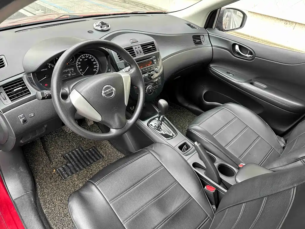 Nissan Tiida 2015 — фото 5