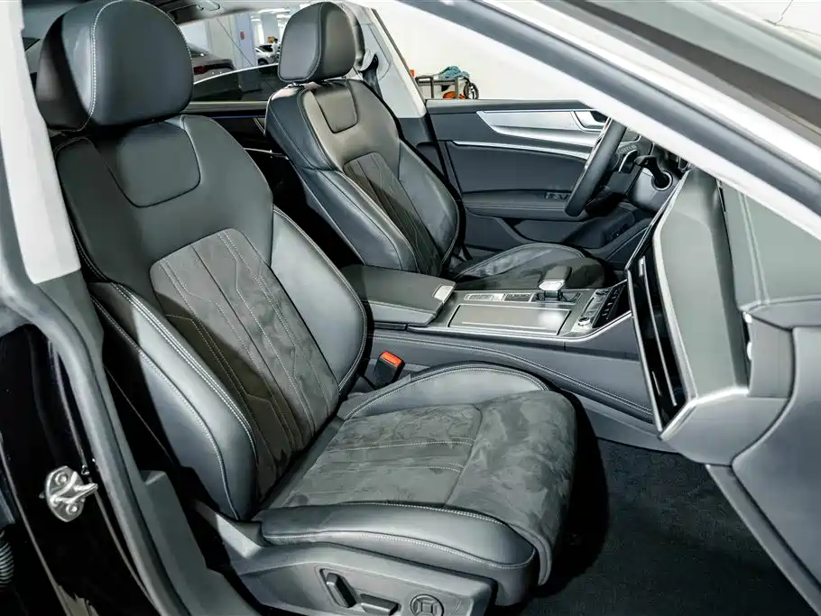 Audi A7L 2025 — фото 19