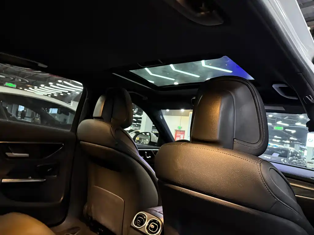 Mercedes-Benz C-Class 2023 — фото 13