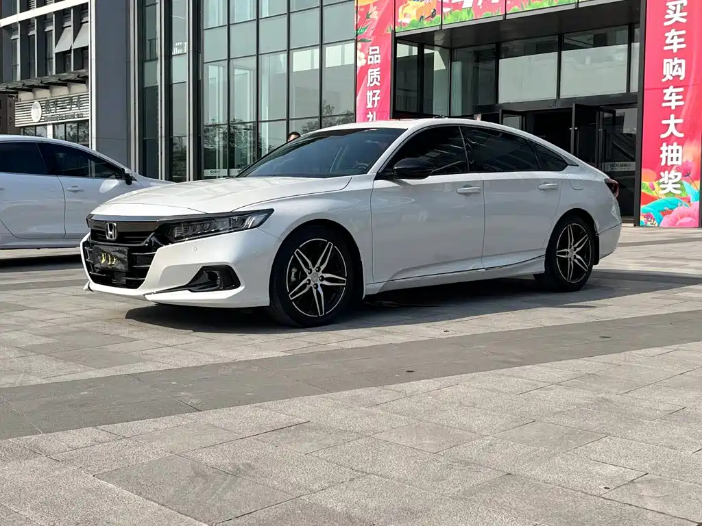 Honda Accord 2023 — фото 1