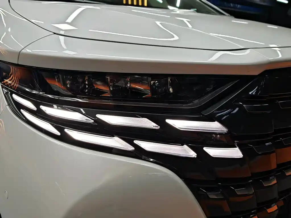 Toyota Alphard 2025 — фото 6