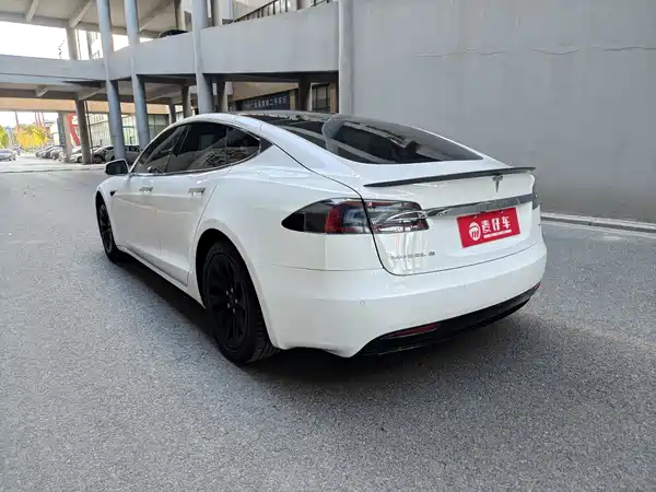 Tesla Model S 2016