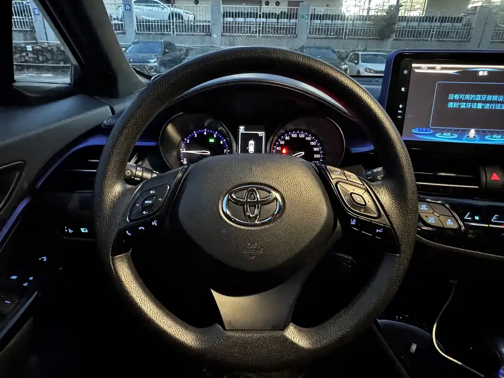 Toyota C-HR 2021 — фото 14
