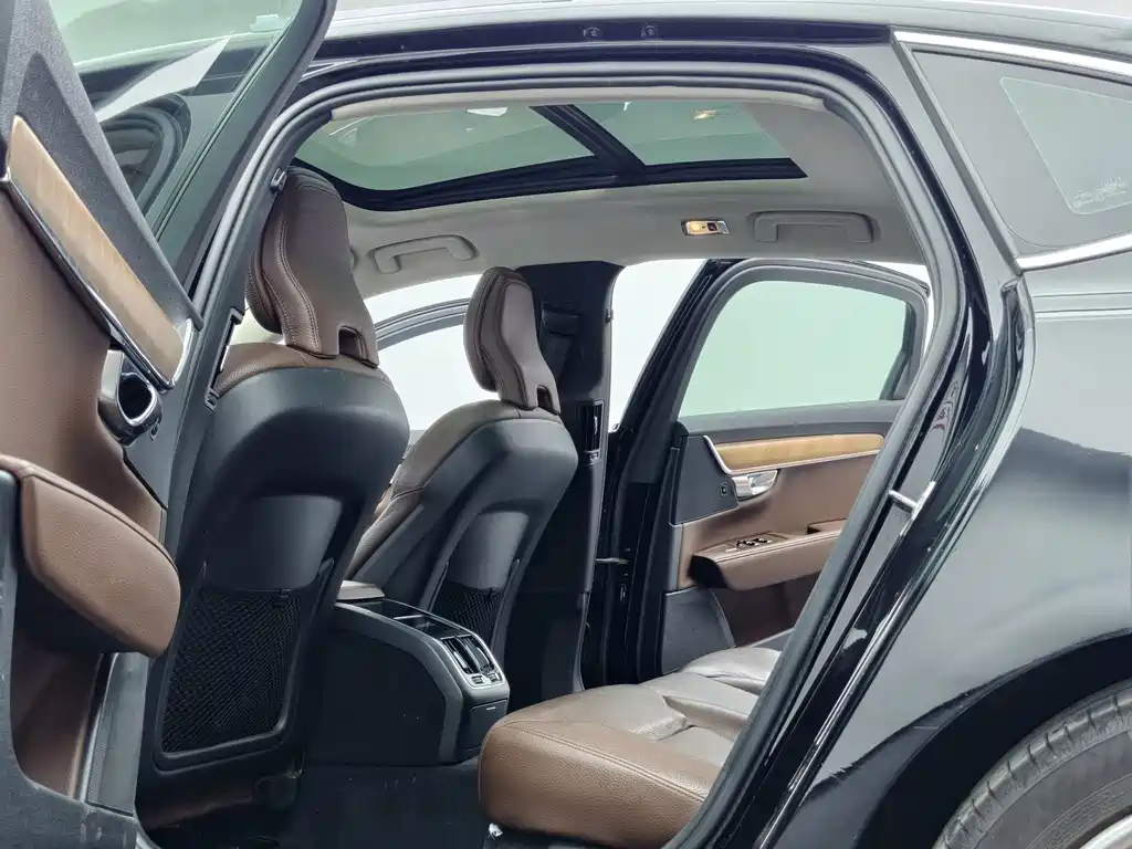 Volvo S90 2018 — фото 12