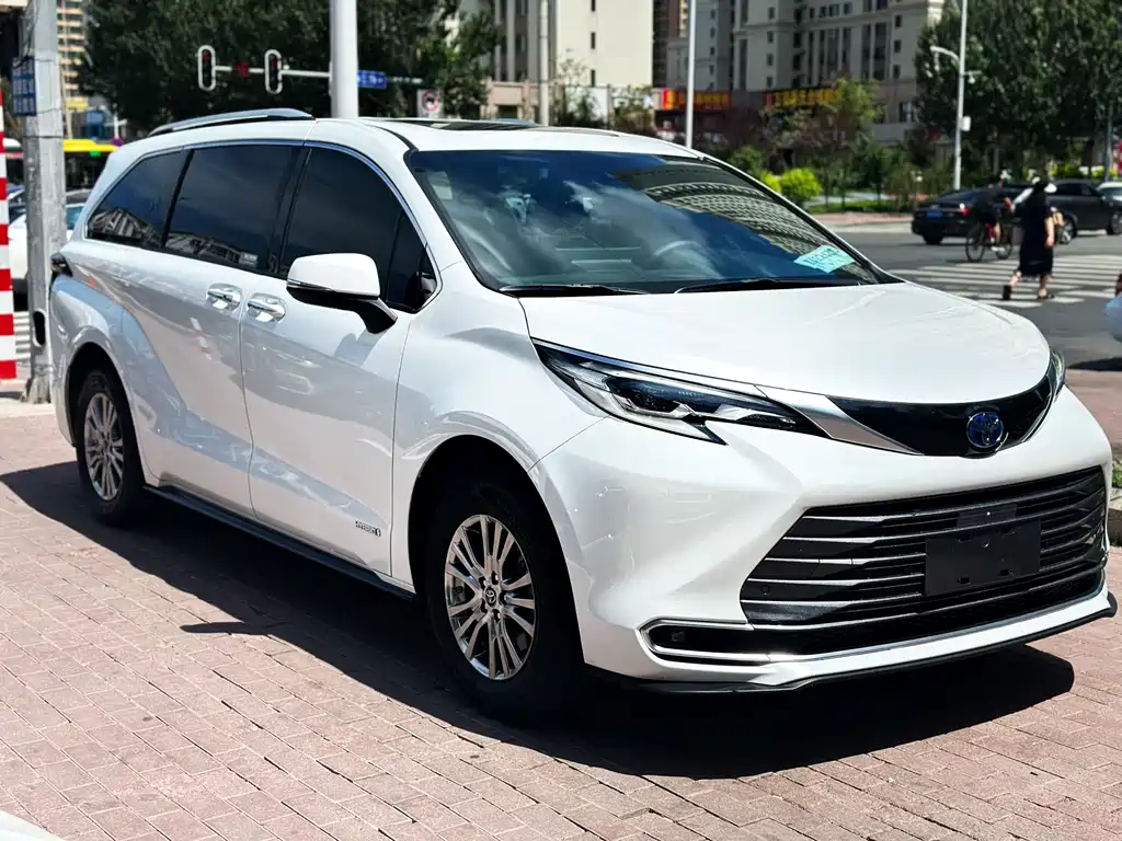 Toyota Sienna 2023