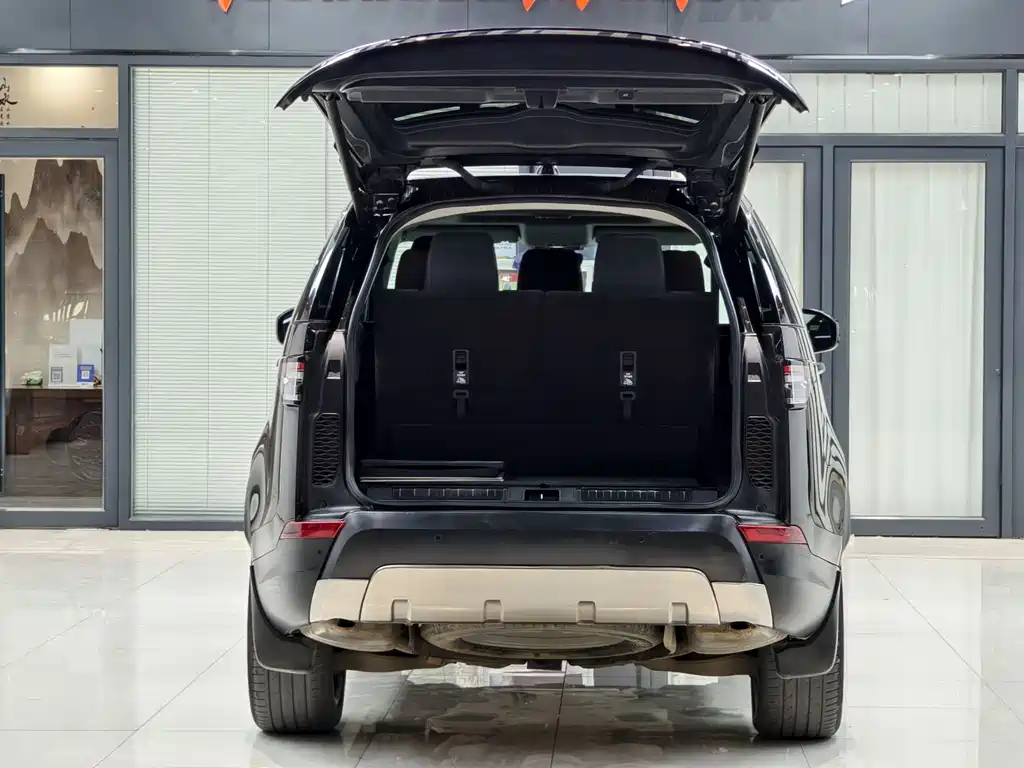 Land Rover Discovery 2018 — фото 14