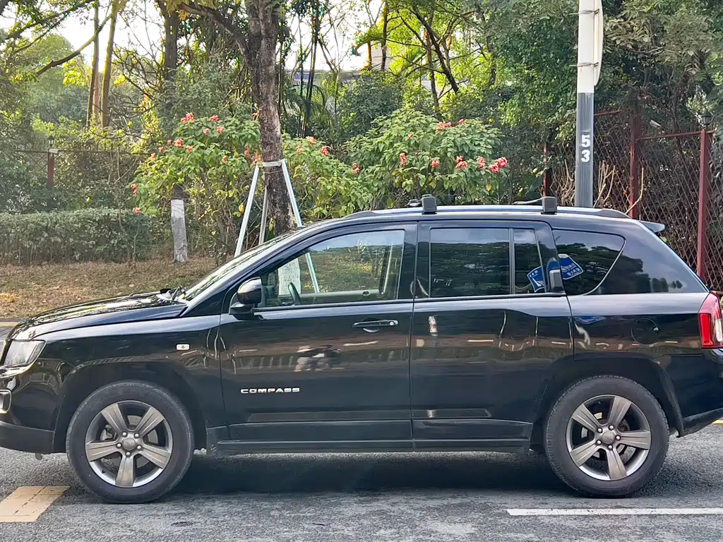 Jeep Compass 2014 — фото 4