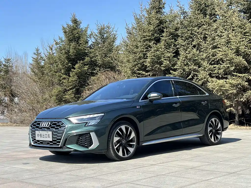 Audi A3 2023 — фото 1
