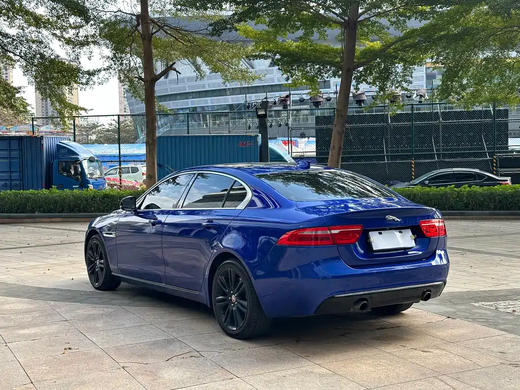 Jaguar XEL 2018 — фото 17
