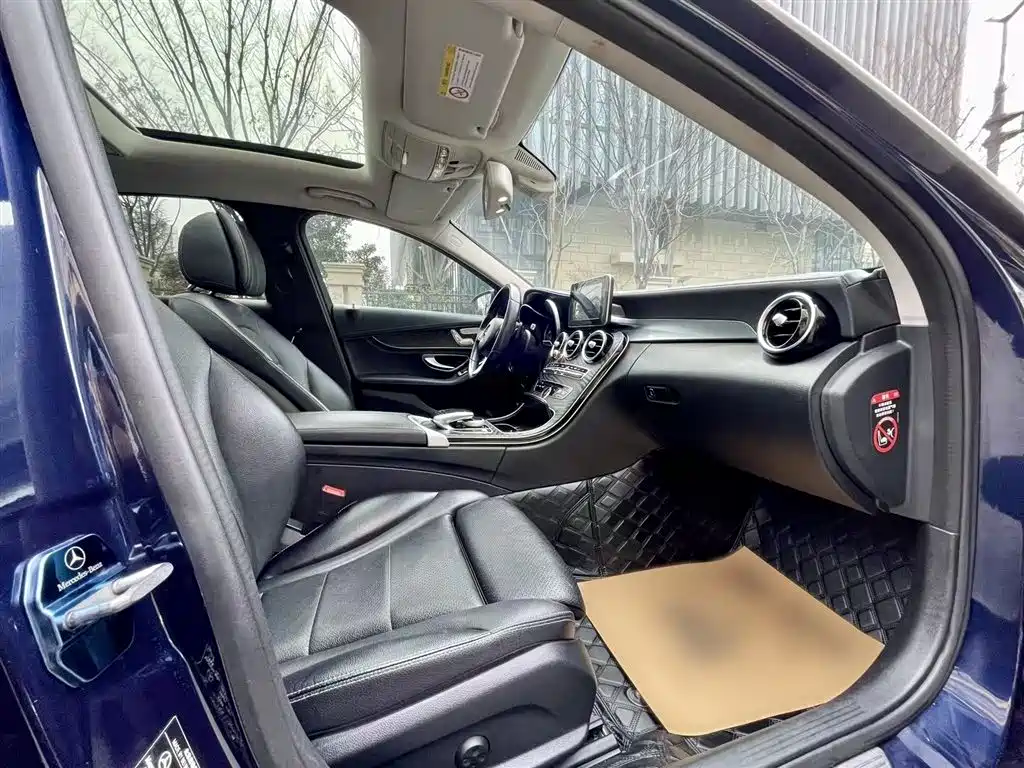 Mercedes-Benz C-Class 2017 — фото 18