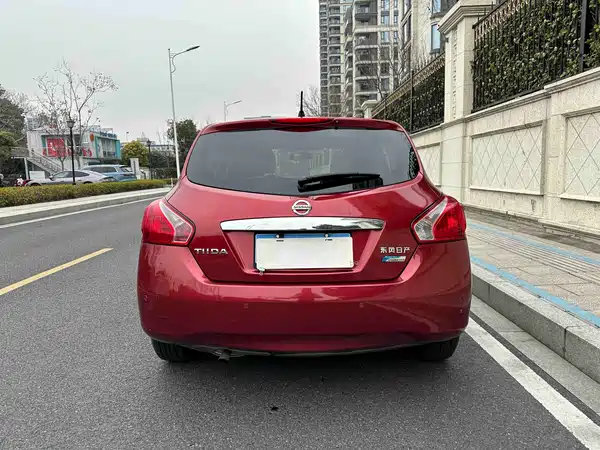 Nissan Tiida 2014
