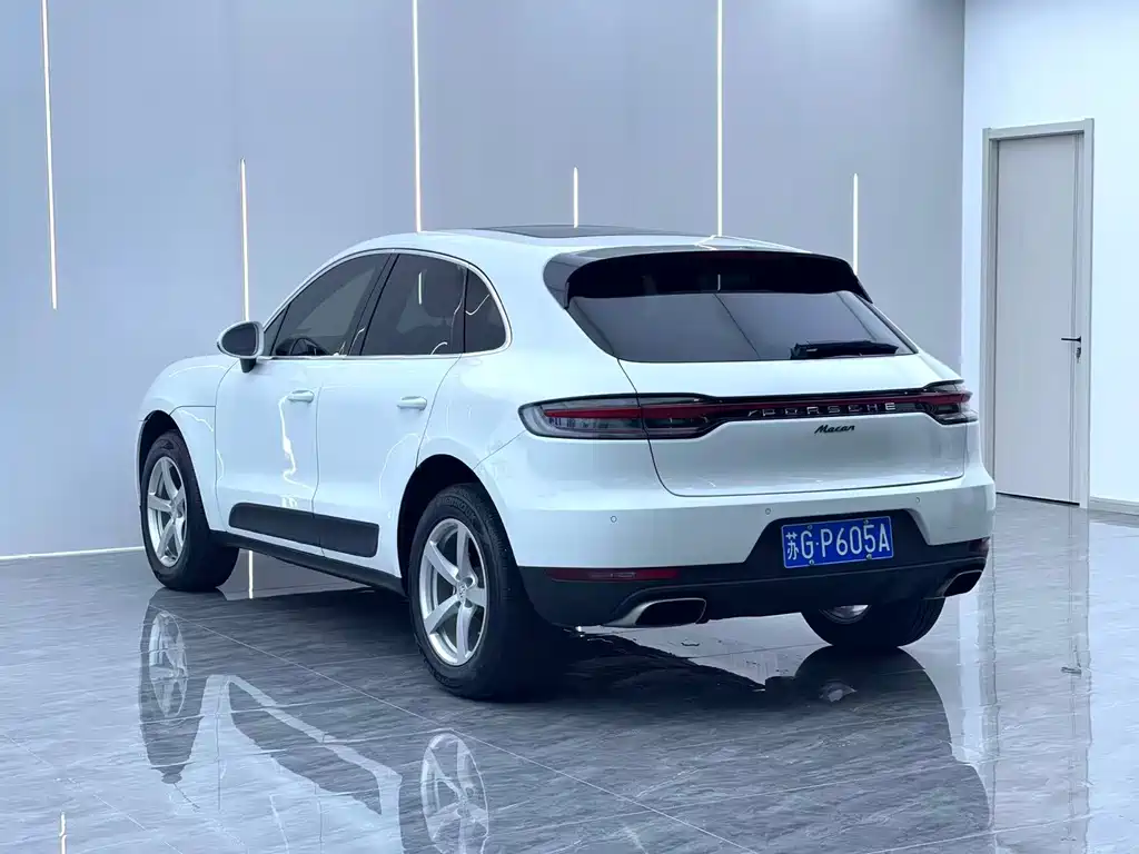 Porsche Macan 2019 — фото 15