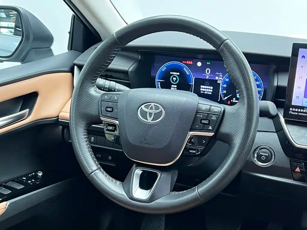Toyota Camry 2025 — фото 19
