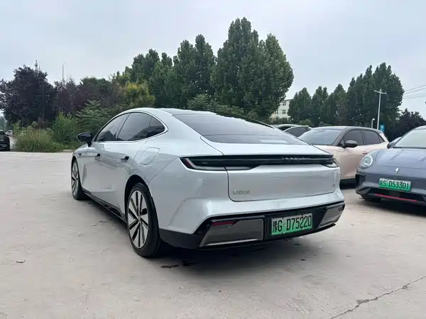Geely Galaxy E8 2024