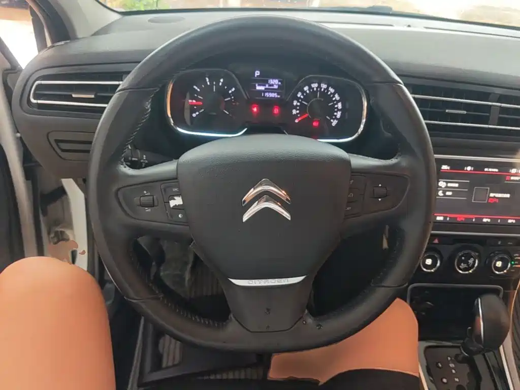 Citroen C4 2018 — фото 11